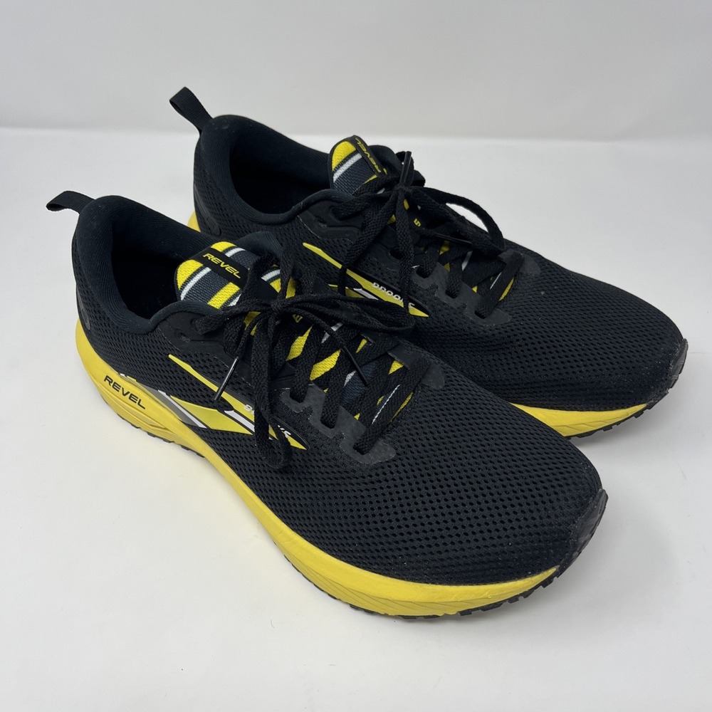 Brooks Black and Yellow Athletic Shoes Size 11